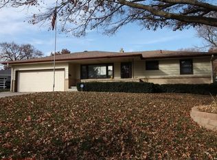 7270 Frederick St, Omaha, NE 68124