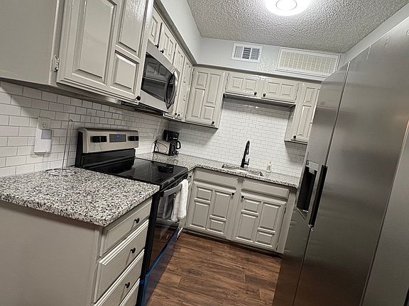 4th image of 3847 Evergreen Rd