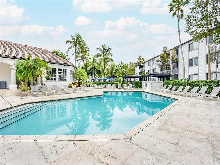 Sabal Pointe — Photo 48