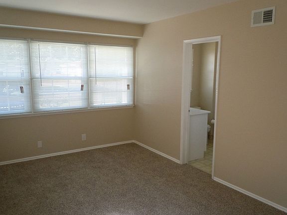 5th image of 3218 Onrado St