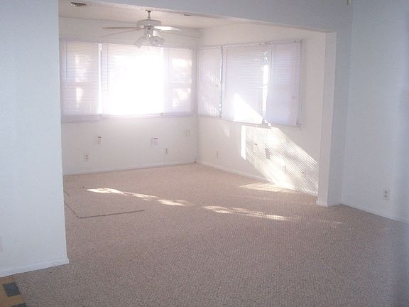2nd image of 2726 Bildahl St