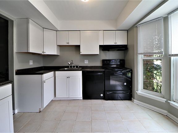 2nd image of 629 Hustings Court Ln