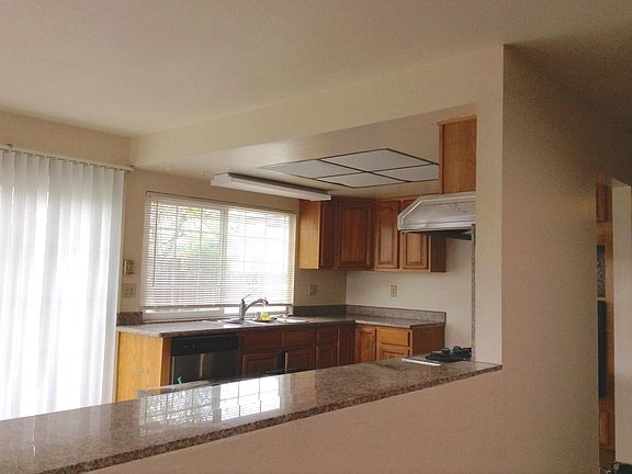 4th image of 34407 Locke Ave