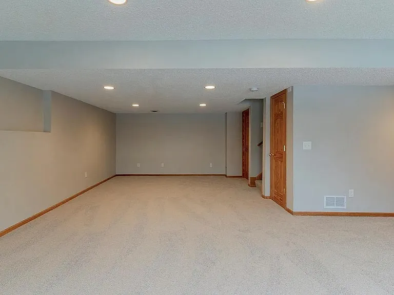 8413 Lobelia Ct — Photo 23