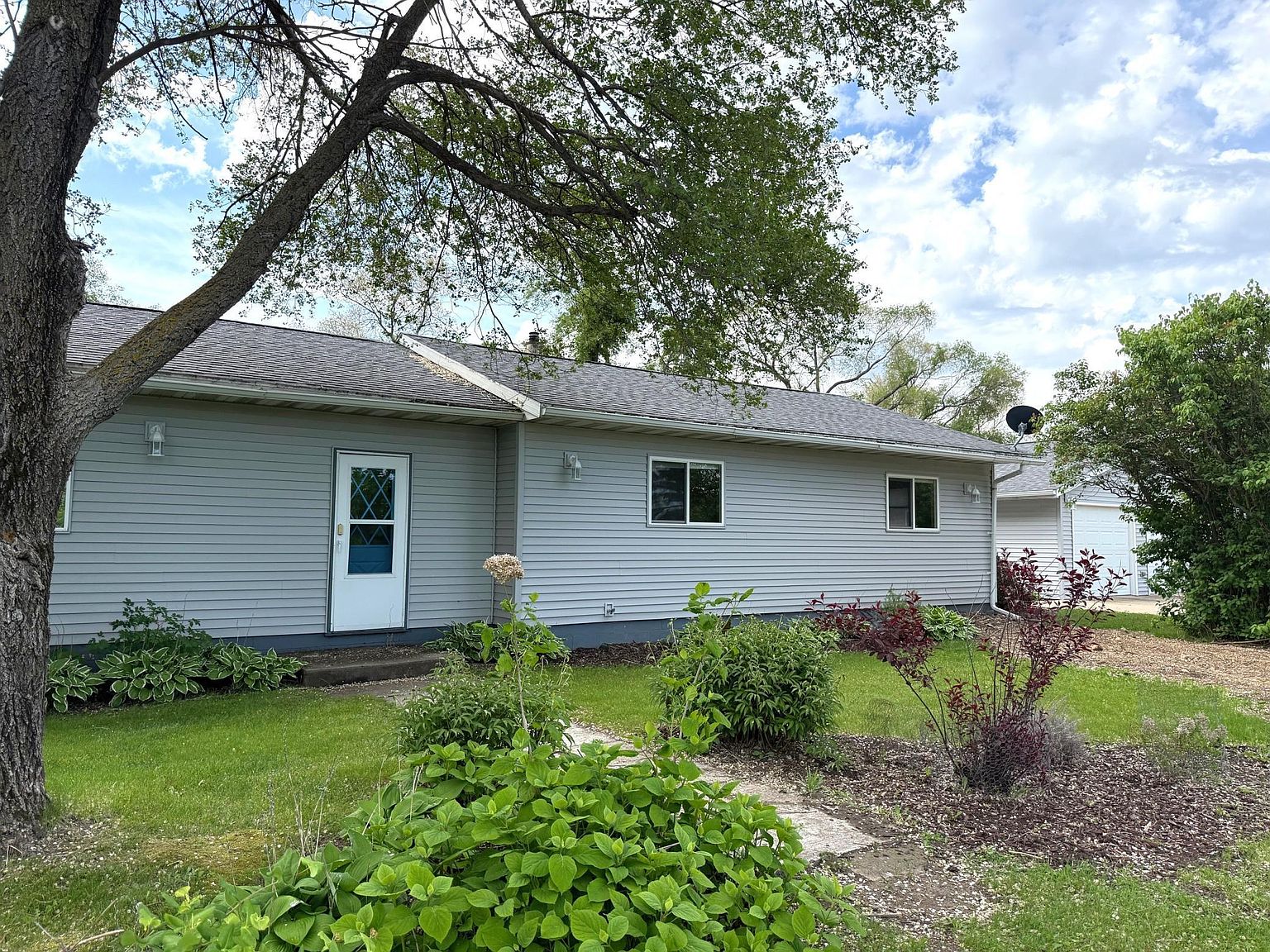 23355 Highway 23 NE, Hawick, MN 56273 | Zillow