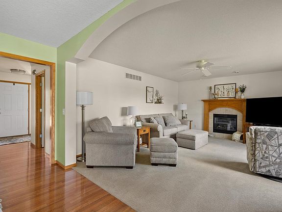 5th image of 1612 W 51st St