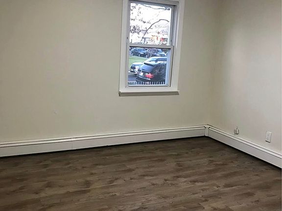 3rd image of 98 Larch St