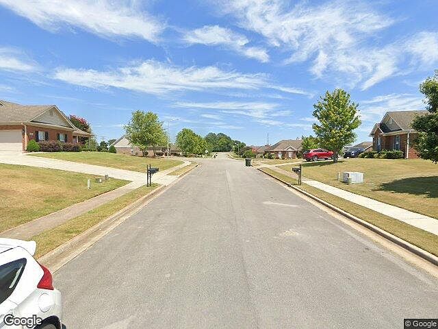 Exterior Neighborhood (street photo)