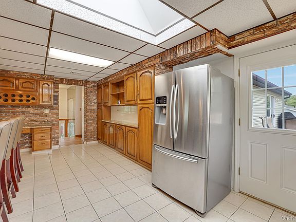 5th image of 12 Carnation Drive
