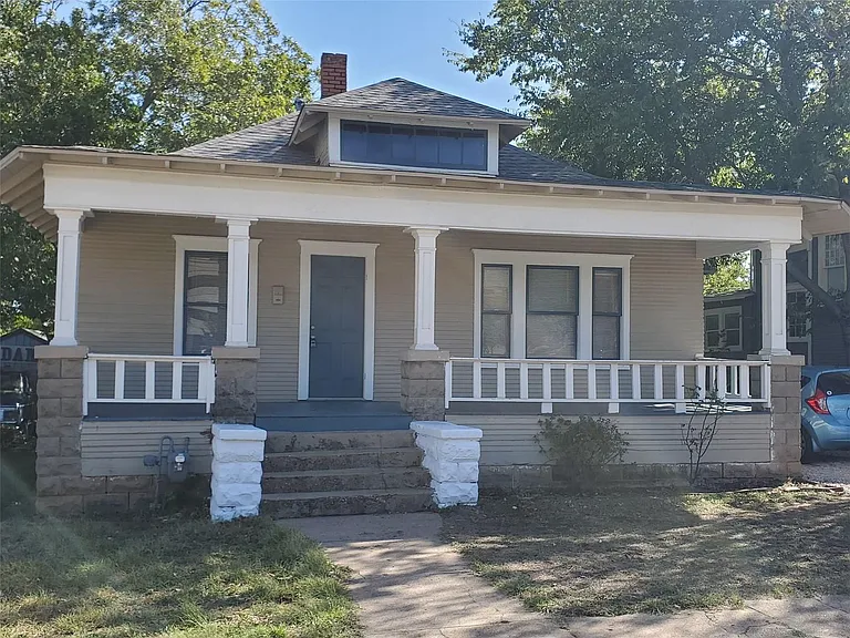 1325 Hurley Ave — Photo 2