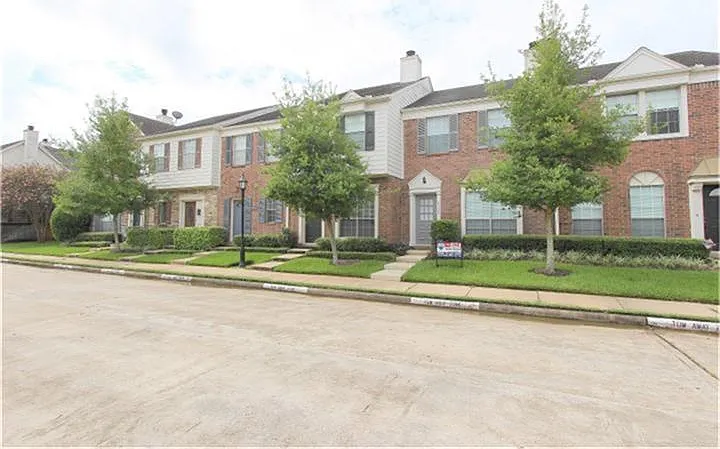 2930 Grants Lake Blvd #2305 — Photo 2