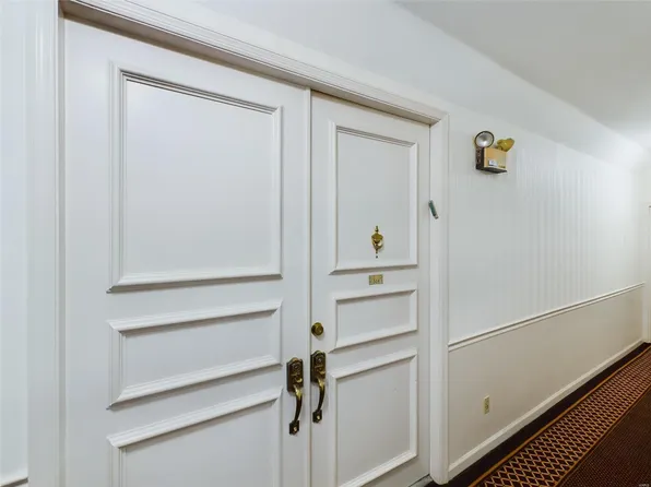 920 Guelbreth Ln APT 304, Saint Louis, MO 63141