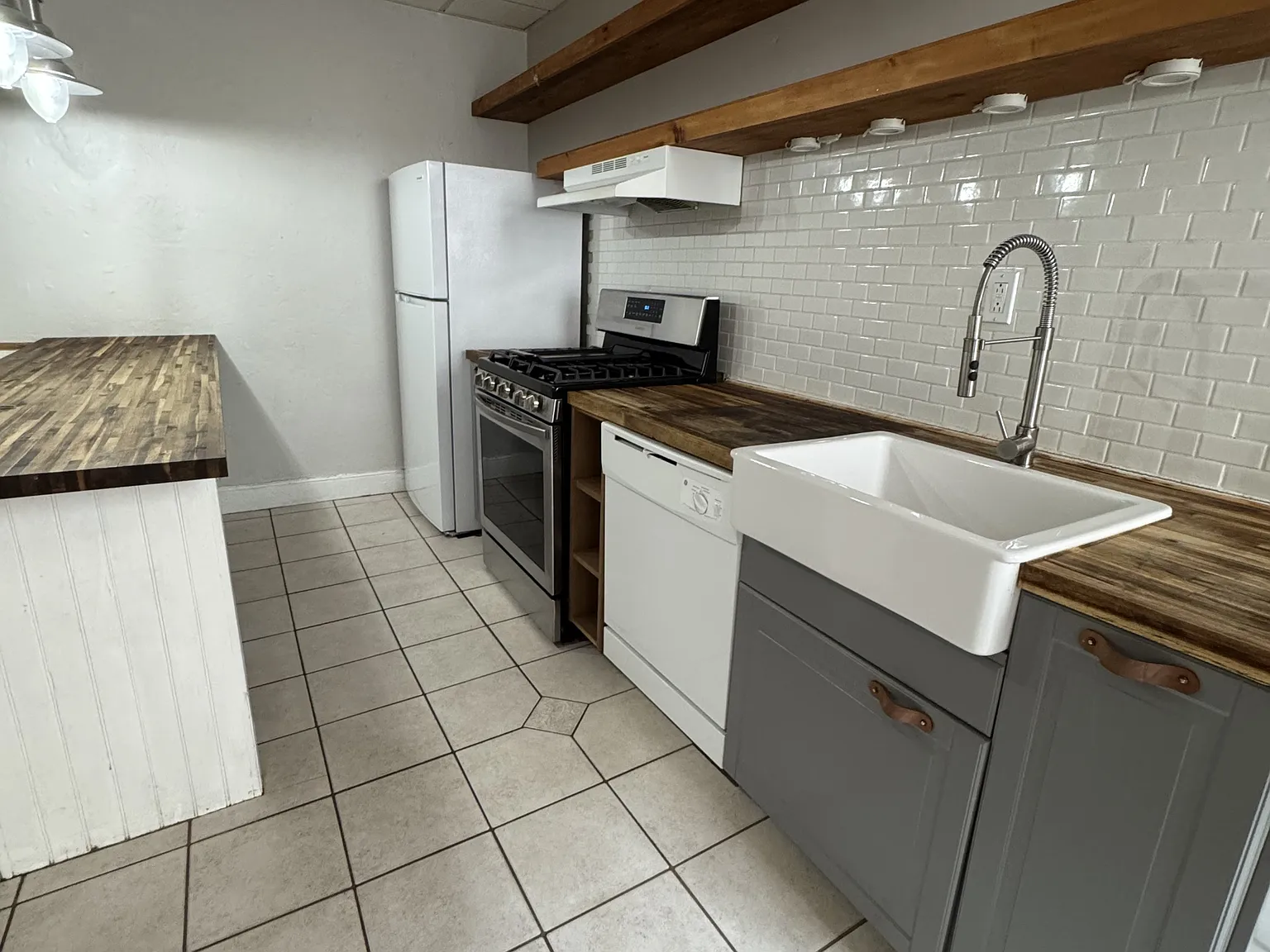 313 N Mulberry St — Photo 2