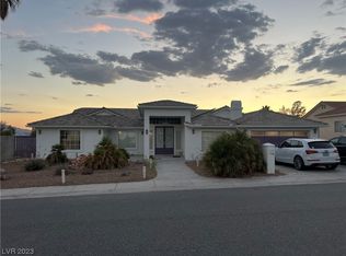 1950 S Vineyard Dr E, Pahrump, NV 89048