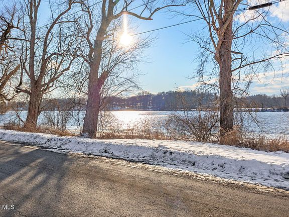 3rd image of 1270 Fort Miller Road