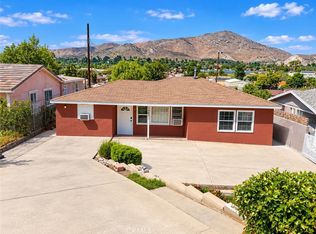 3483 Skylane Dr, Riverside, CA 92509