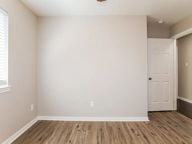 311 Lake View Dr — Photo 13