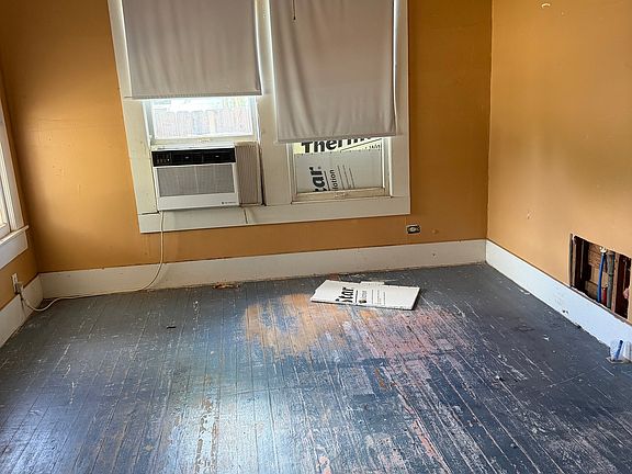 3rd image of 707 ORMAND ST
