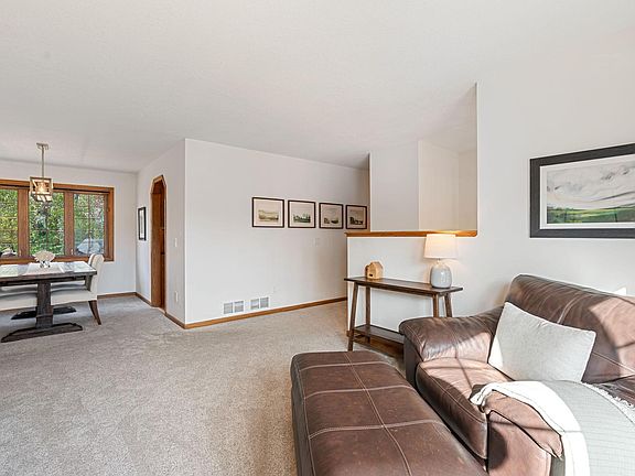 5th image of 1500 Rushmore Dr