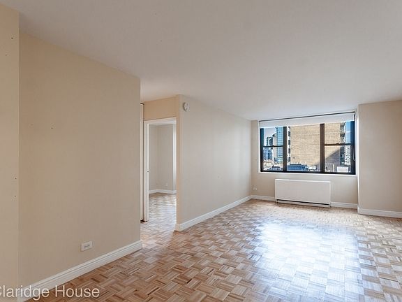 4th image of 201 E 87th St APT 5L