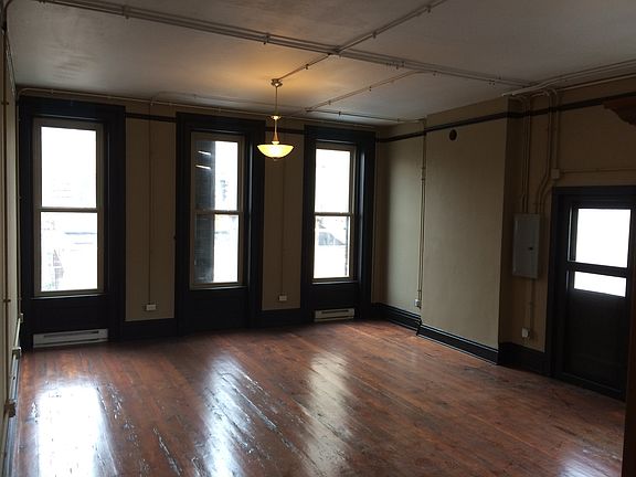 Living/bedroom