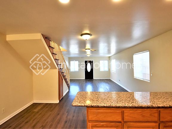 5th image of 1207 E Leigh Ct