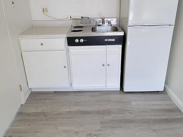 419 Oregon Ave #4 — Photo 2