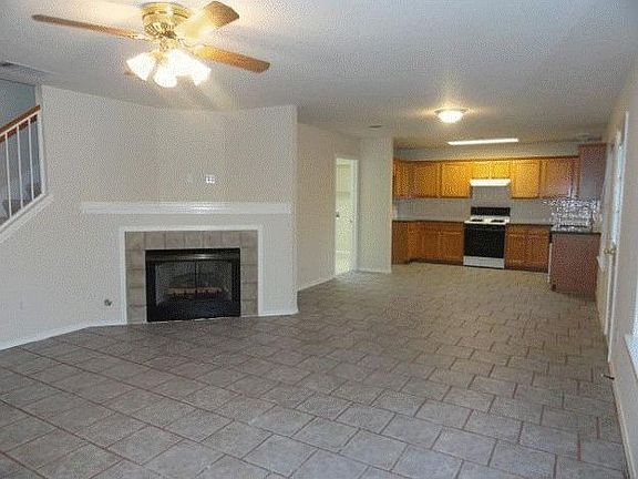 4th image of 900 House Creek Dr