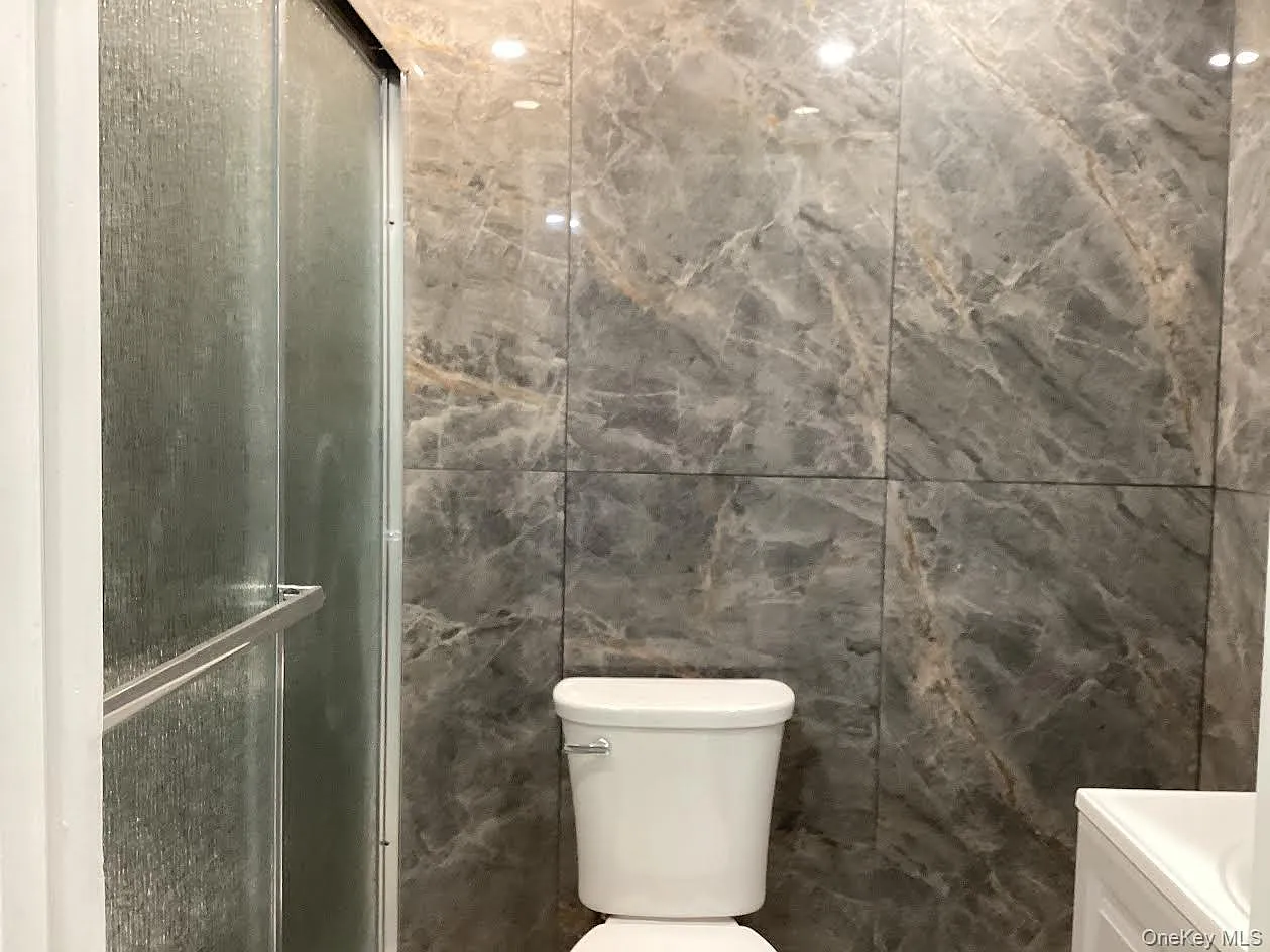 4 bed, 1.5 bath, 1152 sqft, $4,200 — Photo 4