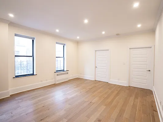 Rented by City Connections Realty | media 2