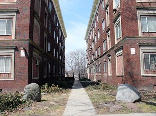 212 Pearl St APT 3R, Springfield, MA 01105