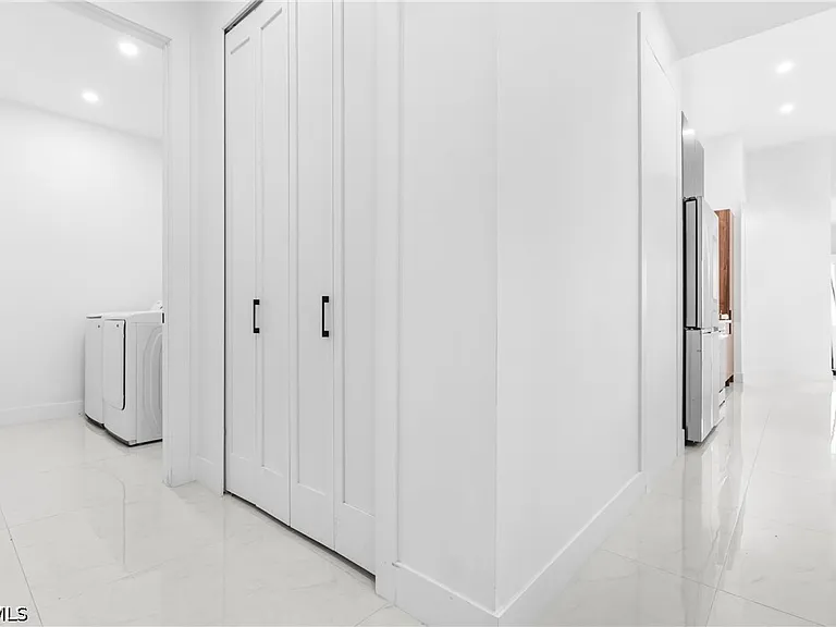 2506 SW Embers Ter — Photo 33