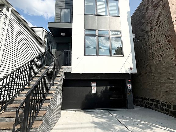 3rd image of 6111 Jackson St #2