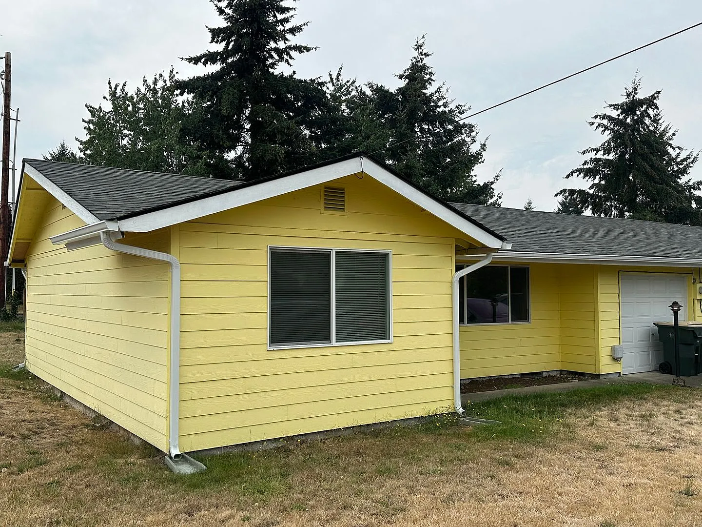 Move-In Ready 2-Bedroom Duplex in Yelm — Photo 2