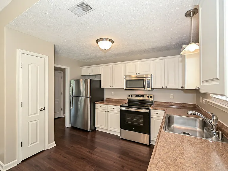 4412 Sandpiper Ln — Photo 9