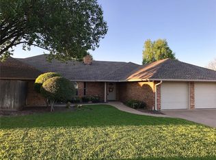 802 Tahiti Dr, Granbury, TX 76048