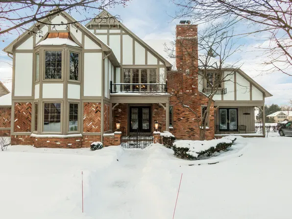 54285 Michele Ln, Shelby Township, MI 48315