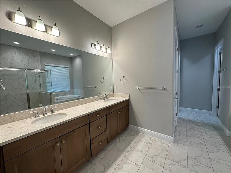 981 Bee Branch Ct — Photo 10