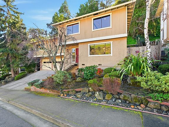 3rd image of 3181 Brittan Ave