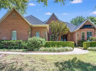 2440 N Covington Park Blvd, Fayetteville, AR 72703