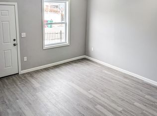 215 Mount Hope St #3, Lowell, MA 01854