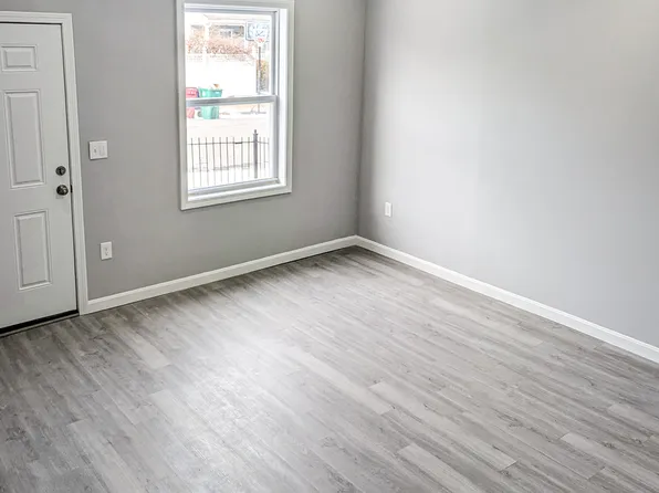 215 Mount Hope St #3, Lowell, MA 01854