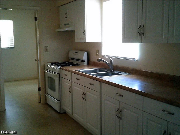 1405 Juddale St E — Photo 8