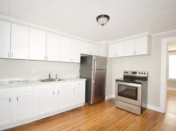 13-15 Noel St, Springfield, MA 01108