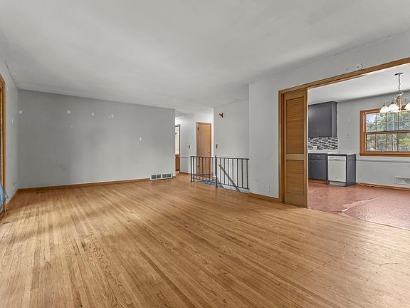 2nd image of 4809 Winnetka Ave N