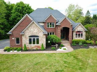 1577 Toms Hollow Ct, Brighton, MI 48114