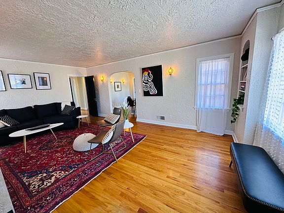 2nd image of 1520 E Custer St #1