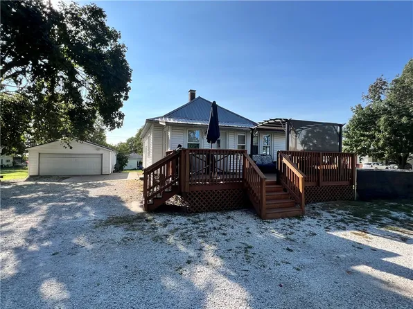 803 S 3rd Ave, Hoopeston, IL 60942