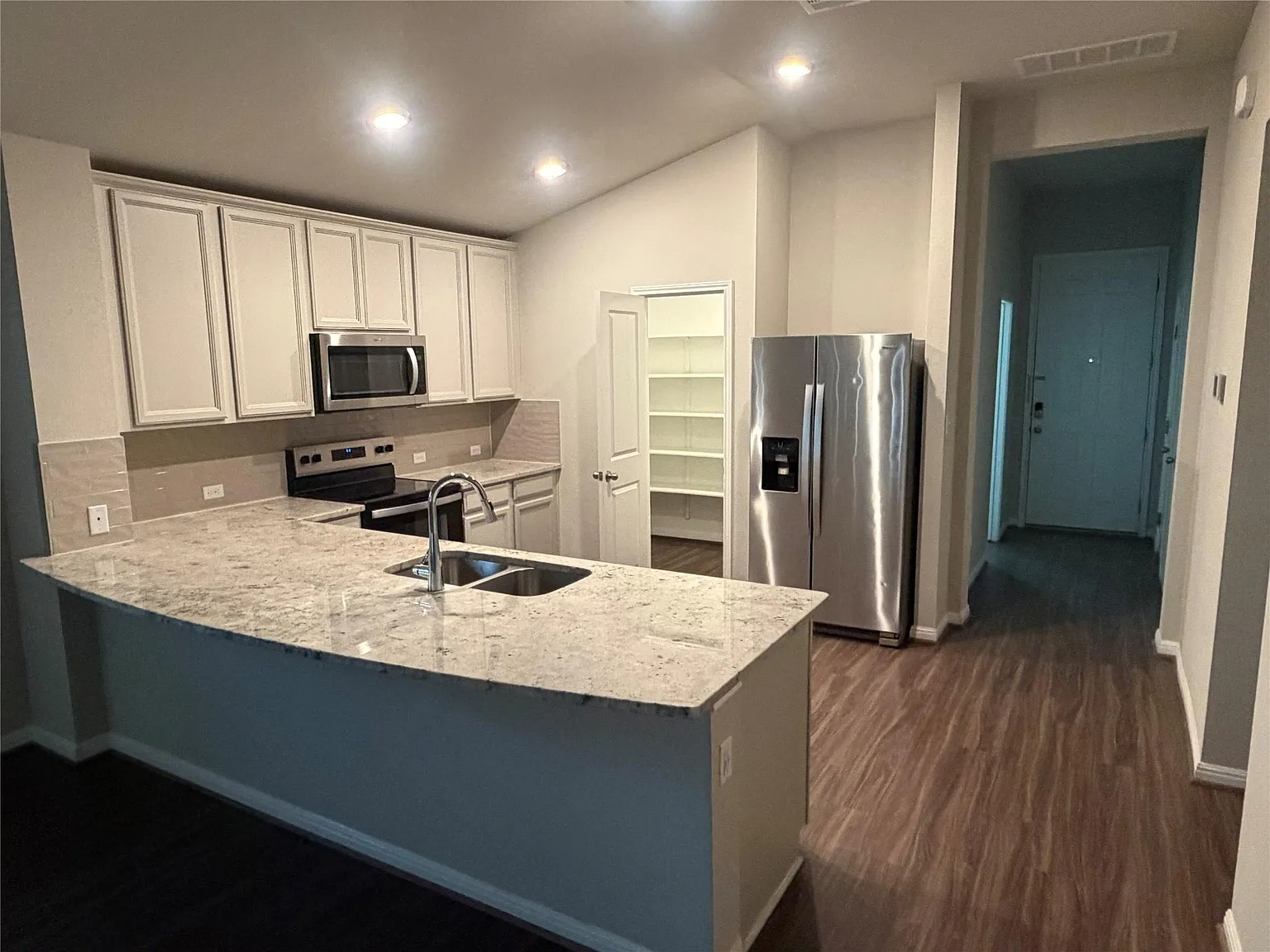 4 bed, 2.0 bath, 1494 sqft, $2,500 — Photo 4