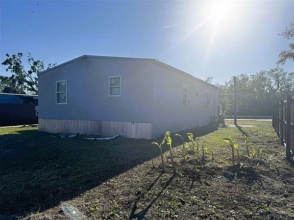 4th image of 11916 Williams St #2
